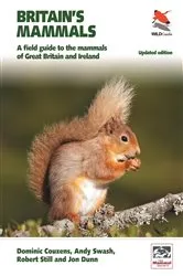 Book cover of Britain's Mammals Updated Edition by Dominic Couzens