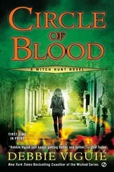 Book cover of Circle of Blood by Debbie Viguie