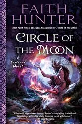 Book cover of Circle of the Moon by Faith Hunter