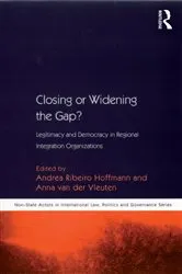 Book cover of Closing or Widening the Gap? by Andrea Ribeiro Hoffmann