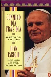 Book cover of Conmigo día tras día by John Paul II
