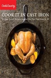 Book cover of Cook It in Cast Iron by Cook's Country