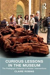 Book cover of Curious Lessons in the Museum by Claire Robins