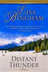 Book cover of Distant Thunder by Alejandro M. de Quesada