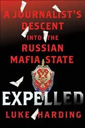 Book cover of Expelled by Luke Harding