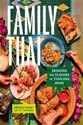 Book cover of Family Thai by Arnold Myint