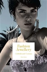 Book cover of Fashion Jewellery by Maia Adams