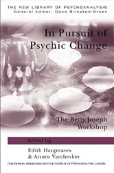Book cover of In Pursuit of Psychic Change by Edith Hargreaves
