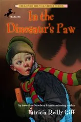 Book cover of In the Dinosaur's Paw by Patricia Reilly Giff