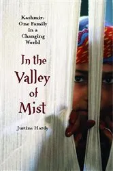 Book cover of In the Valley of Mist by Justine Hardy