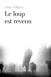 Book cover of Le loup est revenu by Unknown