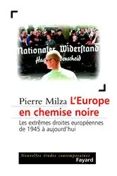 Book cover of L'Europe en chemise noire by Pierre Milza