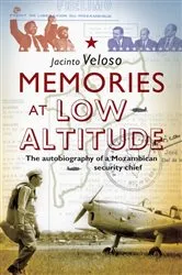 Book cover of Memories at Low Altitude by Jacinto Veloso