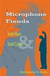 Book cover of Microphone Fiends by Tricia Rose