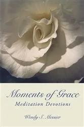 Book cover of Moments of Grace by Cherylanne Arnott