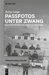 Book cover of Passfotos unter Zwang by Britta Lange