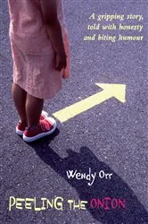 Book cover of Peeling the Onion by Wendy Orr
