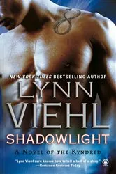 Book cover of Shadowlight by Lynn Viehl