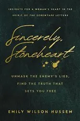 Book cover of Sincerely, Stoneheart by Emily Wilson Hussem