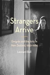 Book cover of Strangers Arrive by Leonard Bell