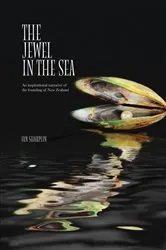 Book cover of The Jewel in the Sea by Ian Sharplin