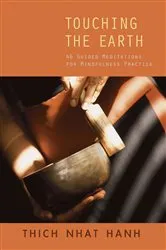 Book cover of Touching the Earth by Thich Nhat Hanh