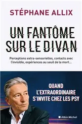 Book cover of Un fantôme sur le divan by Stéphane Allix