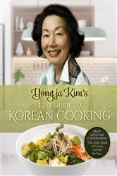 Book cover of Yongja Kim's Easy Guide to Korean Cooking by Yongja Kim